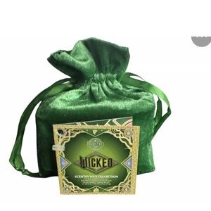 Scentsy Green Velvet Drawstring Pouch with Wicked Wax Collection